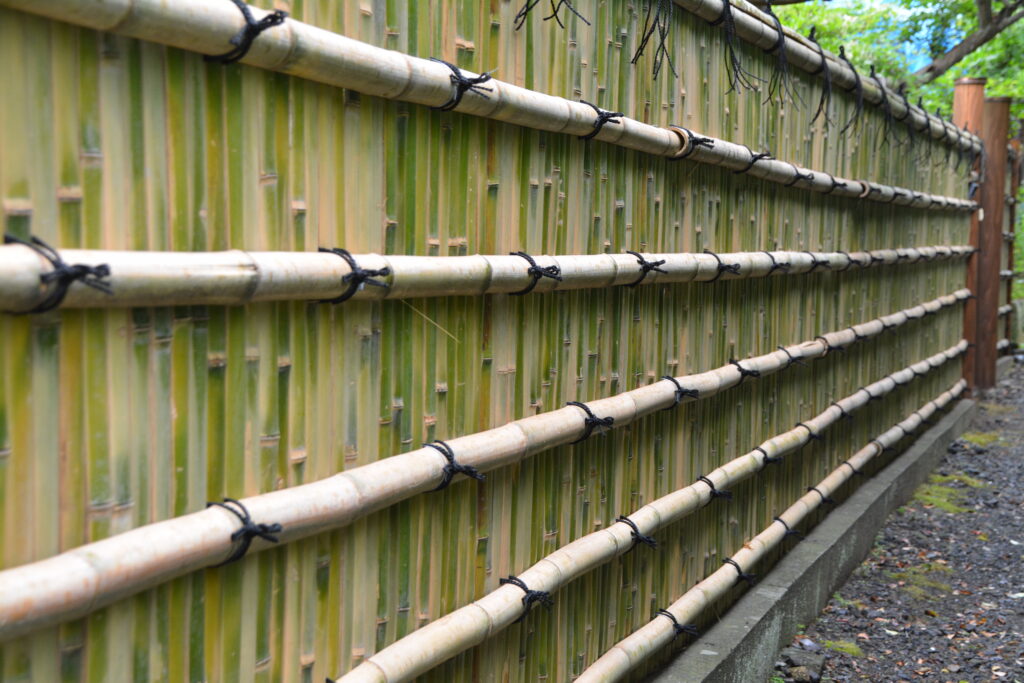 建仁寺垣 竹垣の目隠しフェンスの画像