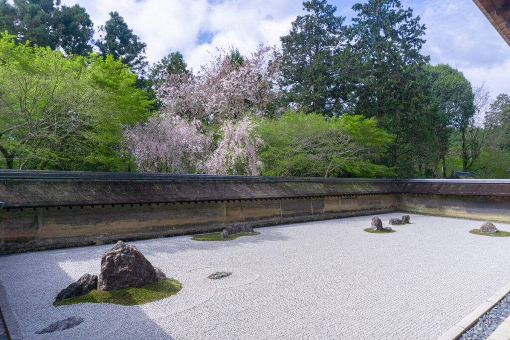 竜安寺の石庭の写真