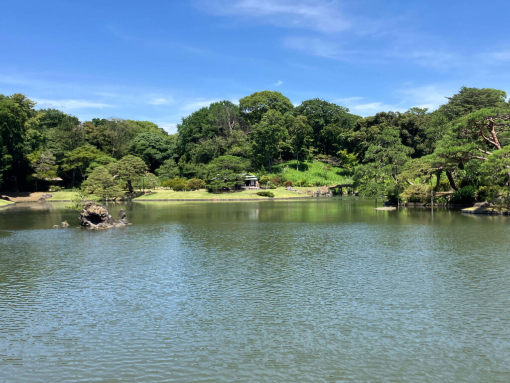 六義園の大泉水の写真