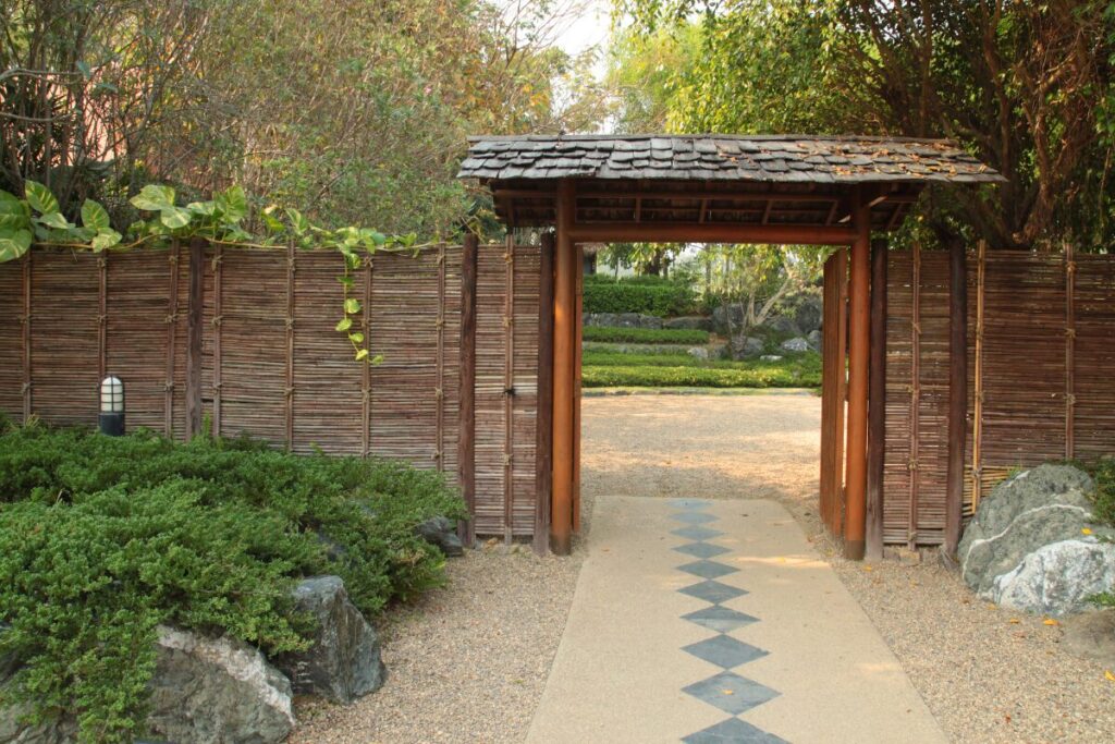 日本家屋の入り口の門