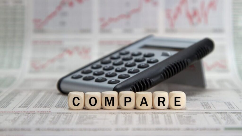 COMPAREと書かれた背景